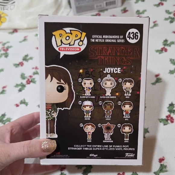 Funko Pop Joyce Stranger Things - Picture 2 of 4